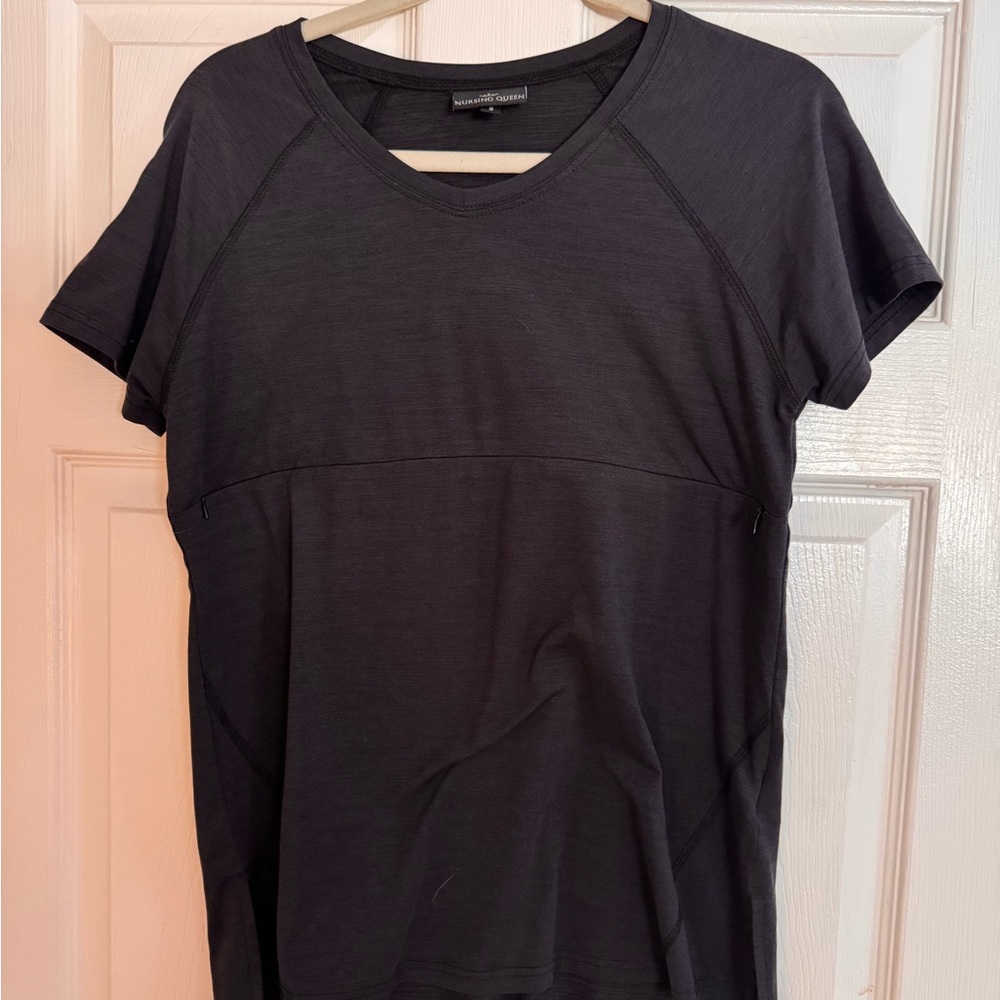 Nursing Queen Athletic Style Short Sleeve Top